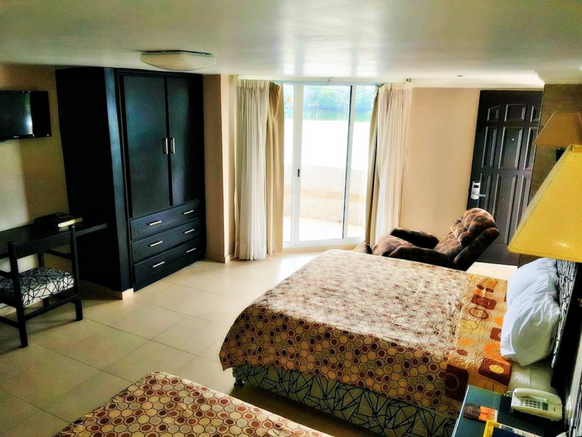 Hotel Graham Виляермоса Екстериор снимка